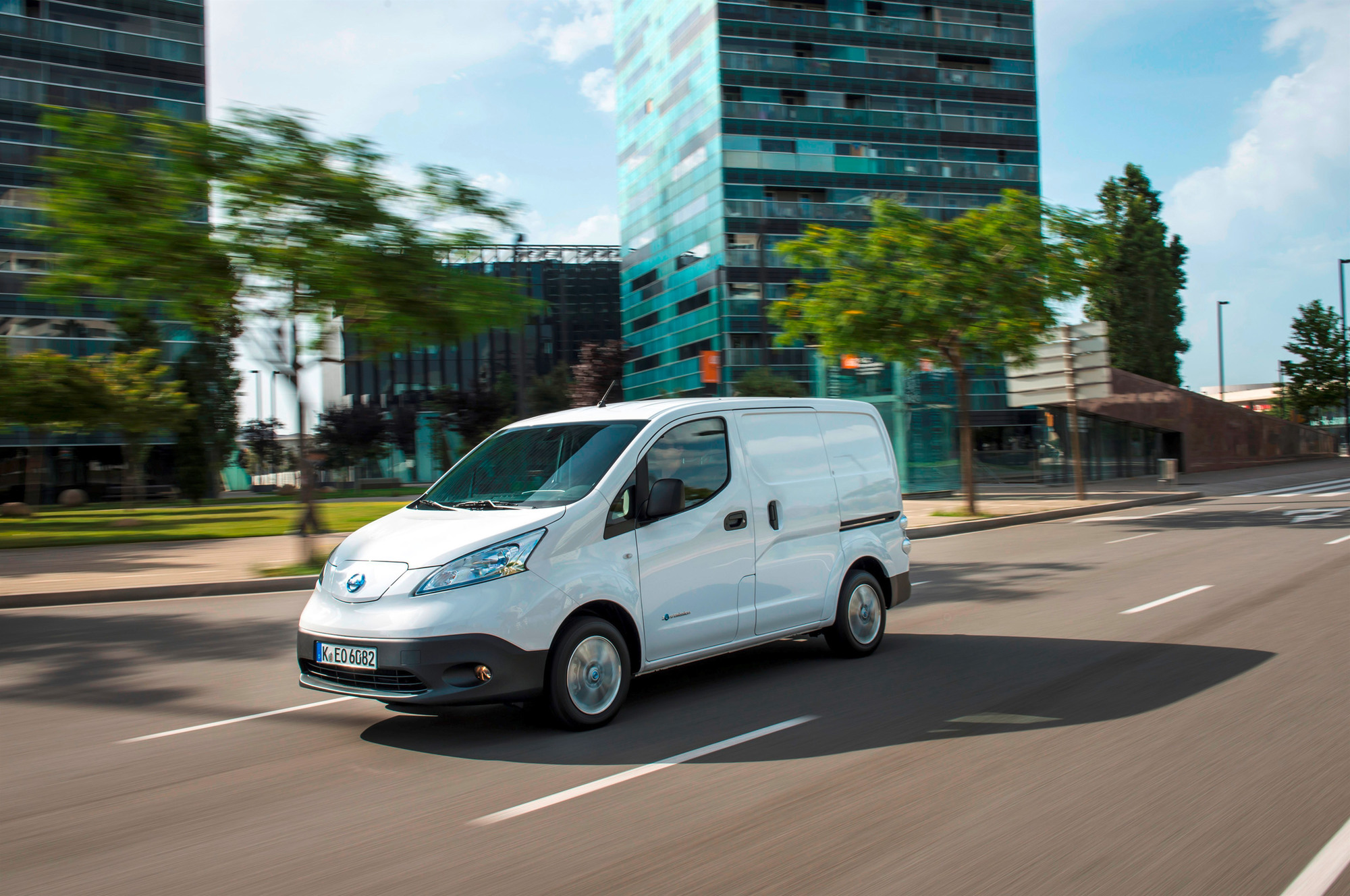 Nissan E-Transporter e-NV200 TIR transNews