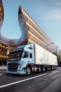 Volvo FM 460 LNG TIR transNews