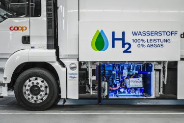 Wasserstoff wird heute noch immer als Treibstoff für die Zukunft angesehen, doch die Bestrebungen sind gross, Lastwagen und Busse rasch damit bestücken zu können.