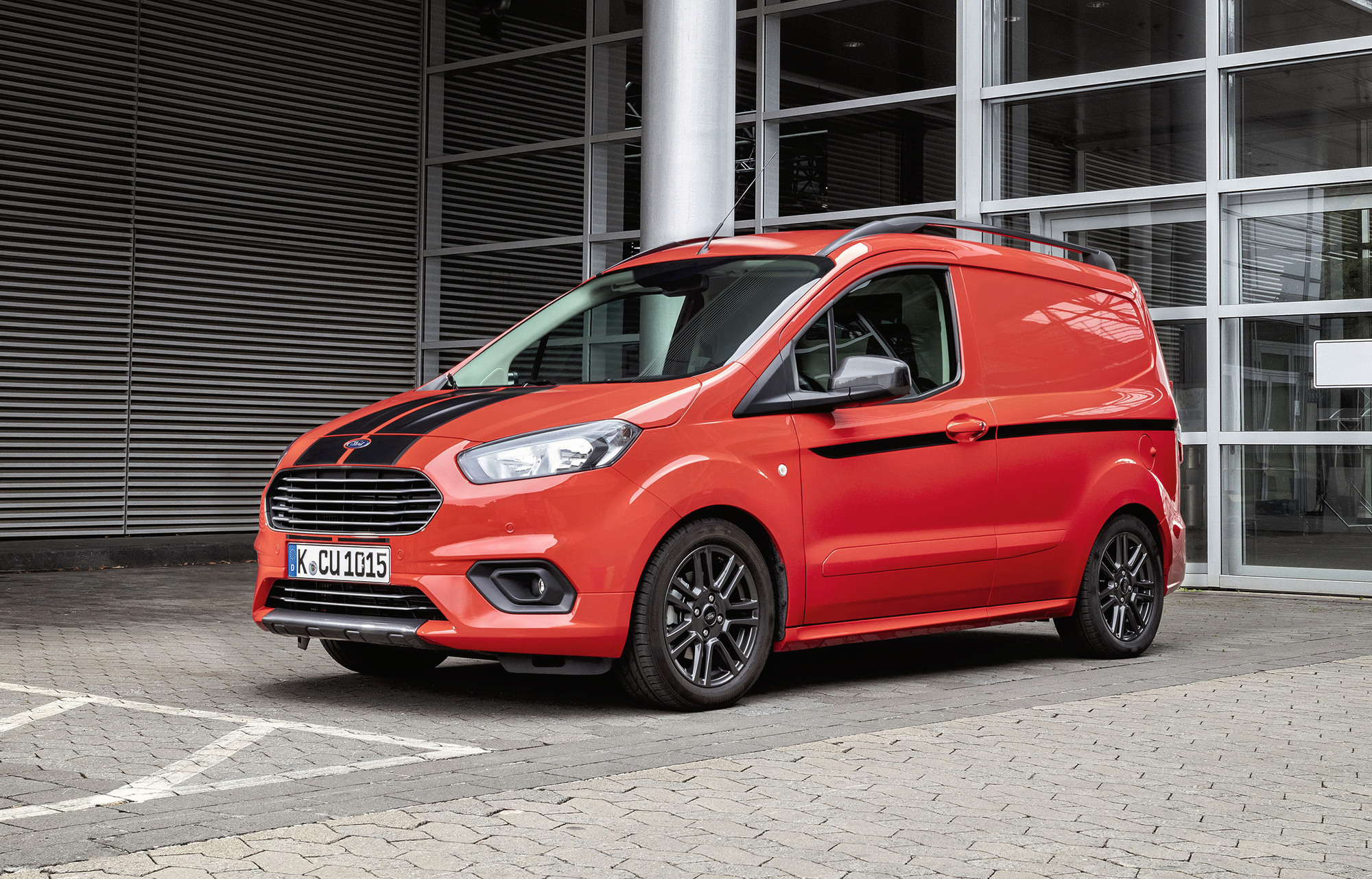 Ford Transit Courier TIR transNews