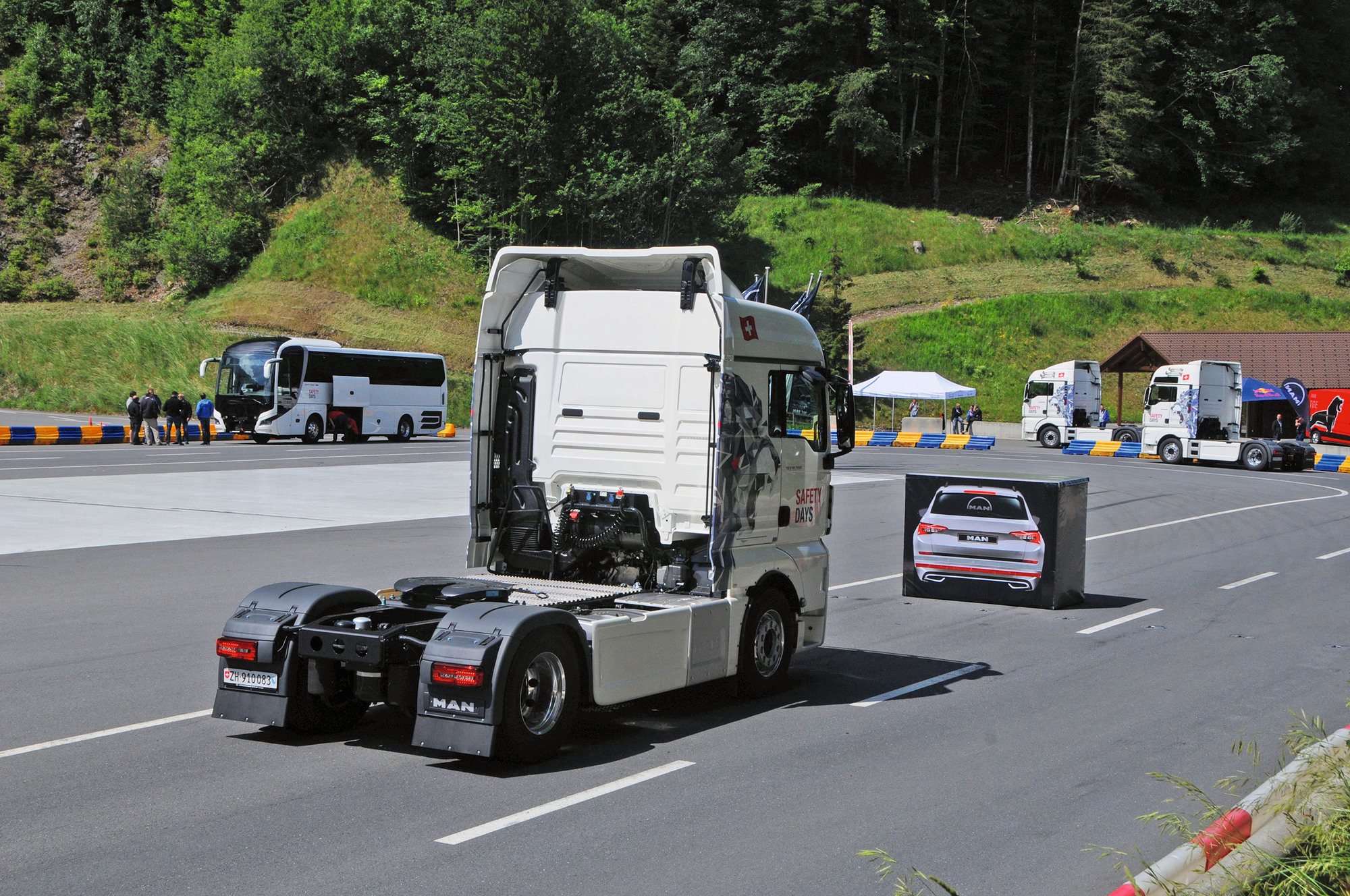 Notbremsassistent EBA 2 (Emergency Break Assist) von MAN Seelisberg TIR transNews