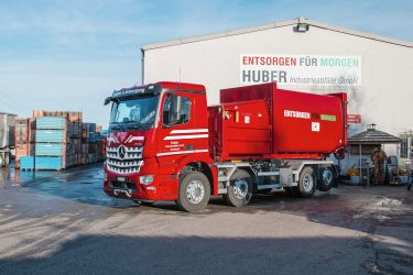 Huber Industrieabfälle GmbH Mercedes-Benz Antos 2551 L 6×2 Mercedes-Benz Arocs 3251 L 8×2/6 TIR transNews