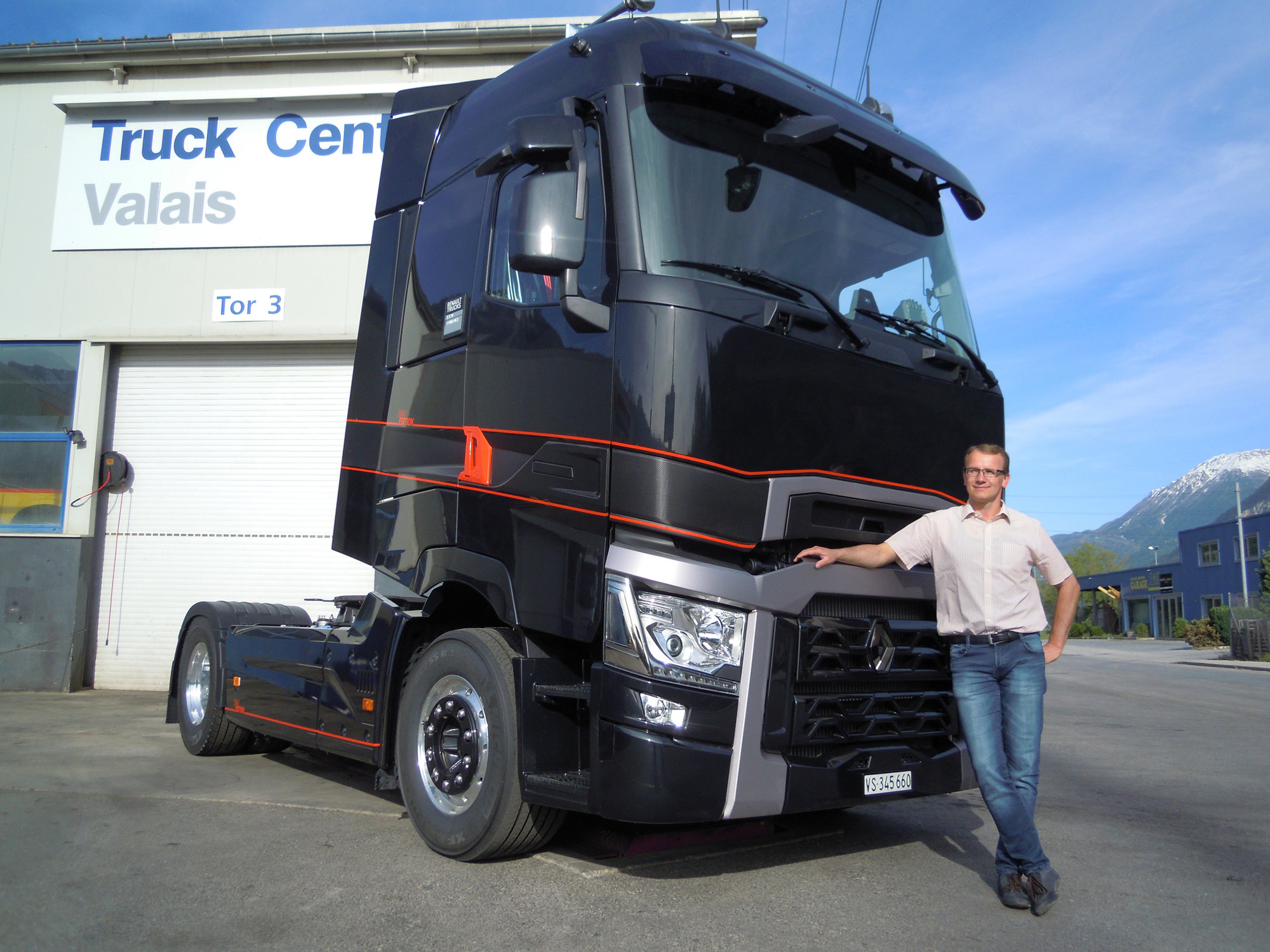 Guido Schnyder Renault Trucks T 520 T4×2 High Edition TIR transNews