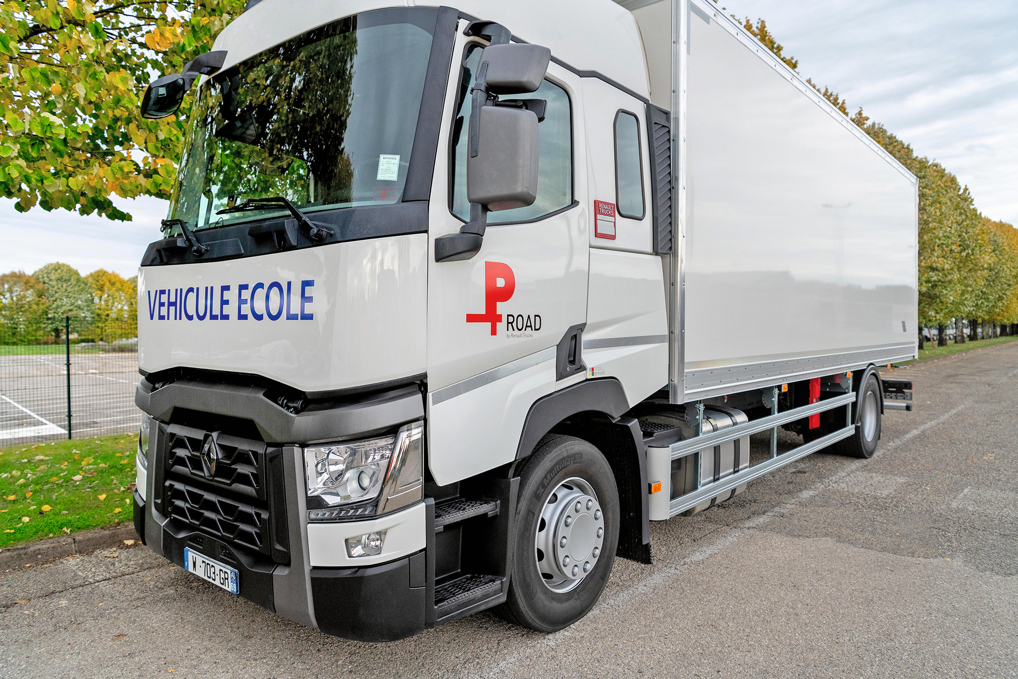 Renault Trucks P-Road TIR transNews