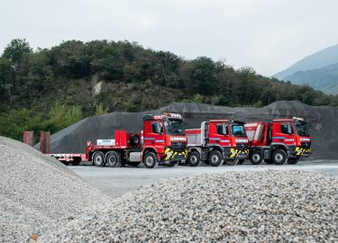 Mercedes-Benz Arocs 2551 6×2 LS und Arocs 3246 K 8×4/4 der Besomi Trasporti SA TIR transNews.