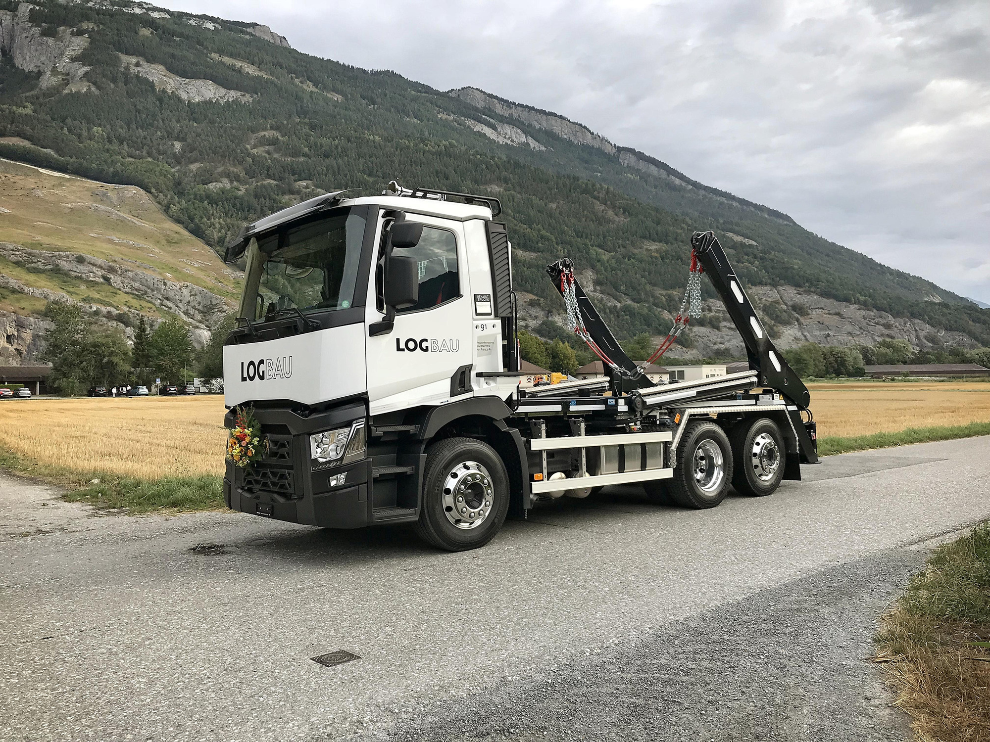 Renault T430 P6×2 Welaki Logbau AG TIR transNews