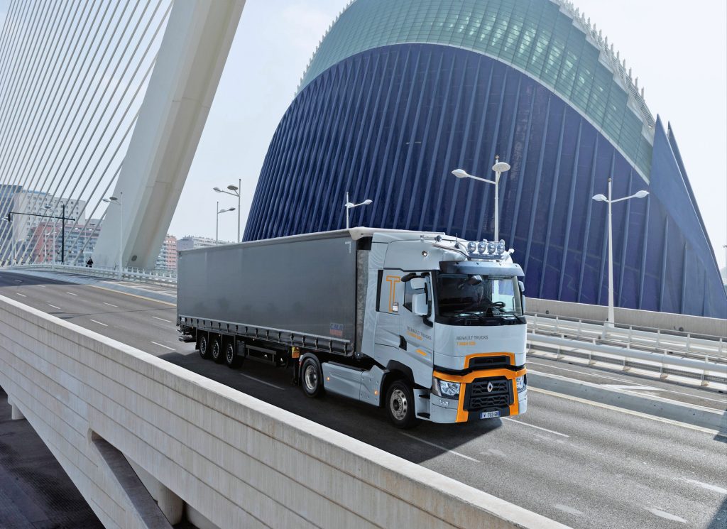 Renault Trucks T-Reihe und T High TIR transNews