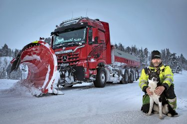 Jonas Vykander Mercedes-Benz Arocs Winterdienst Åre TIR transNews