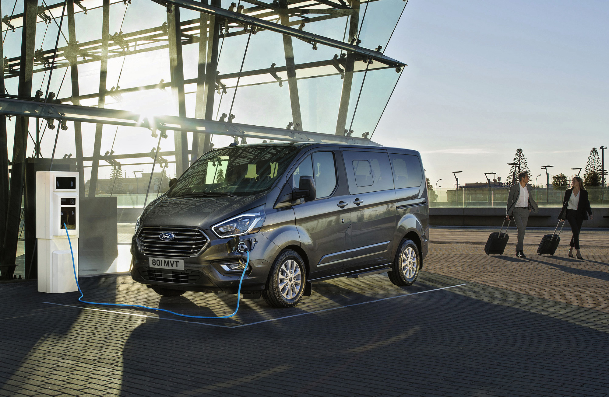 Ford Transit Custom Plug-in Hybrid PHEV TIR transNews