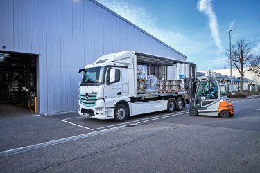 Elektrifizierte Antriebe Mercedes-Benz eActros TIR transNews