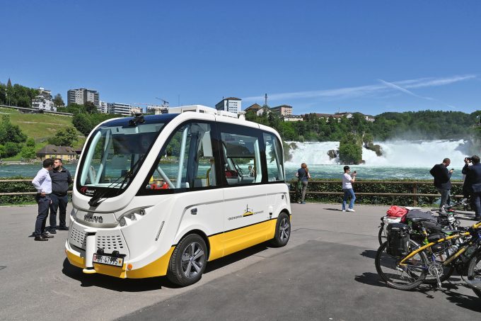 Autonomer Shuttle am Rheinfall Schaffhausen TIR transNews