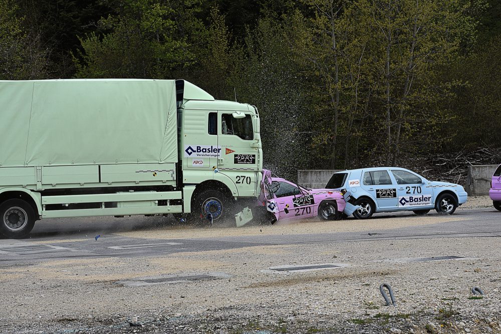 Assistenzsysteme können einen Unfall vermeiden TIR transNews