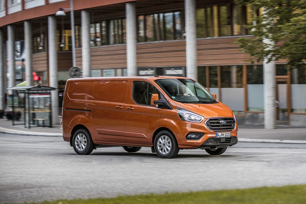 Ford Transit Custom Plug-in-Hybrid TIR transNews