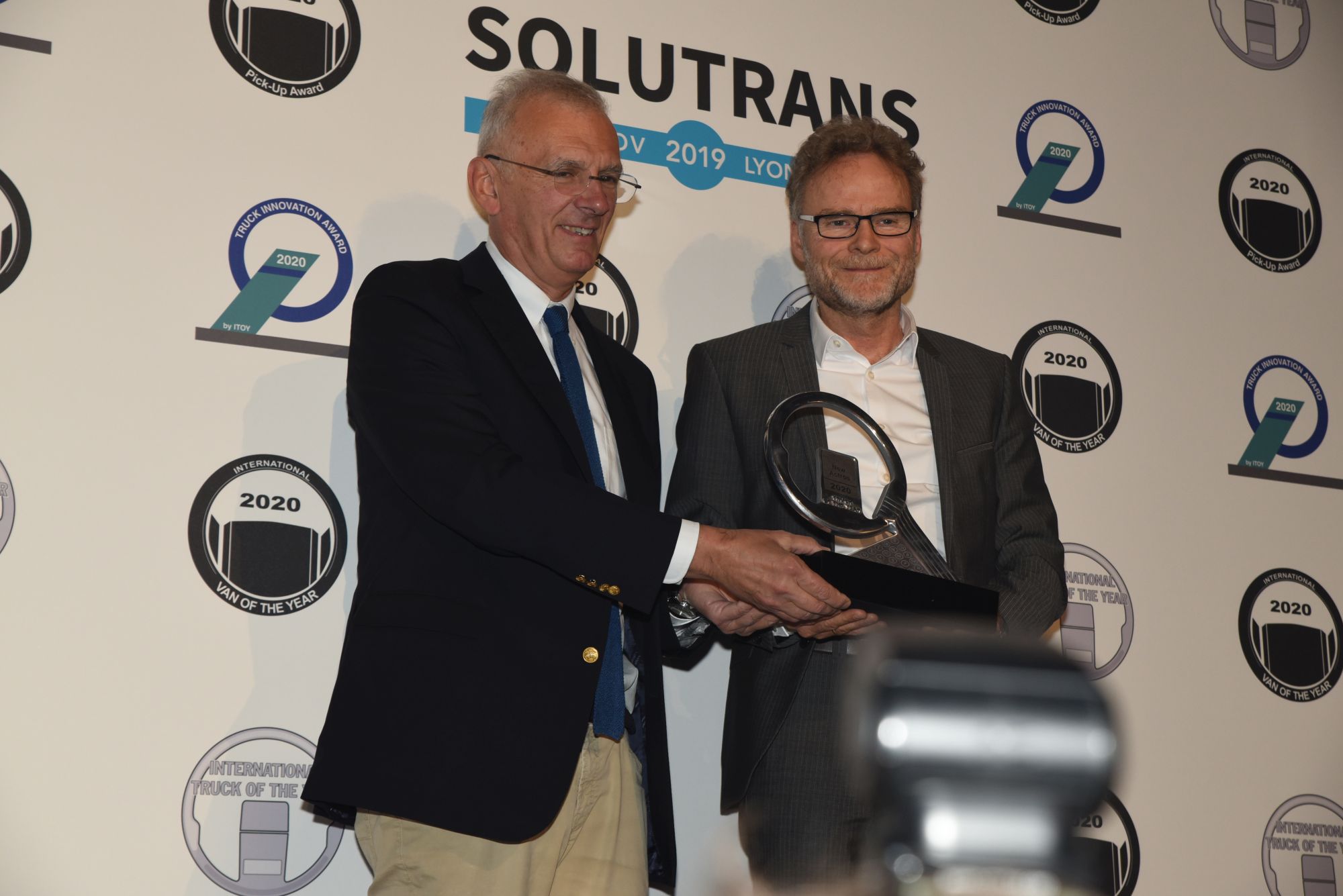 ITOY Truck of the Year Solutrans TIR transNews