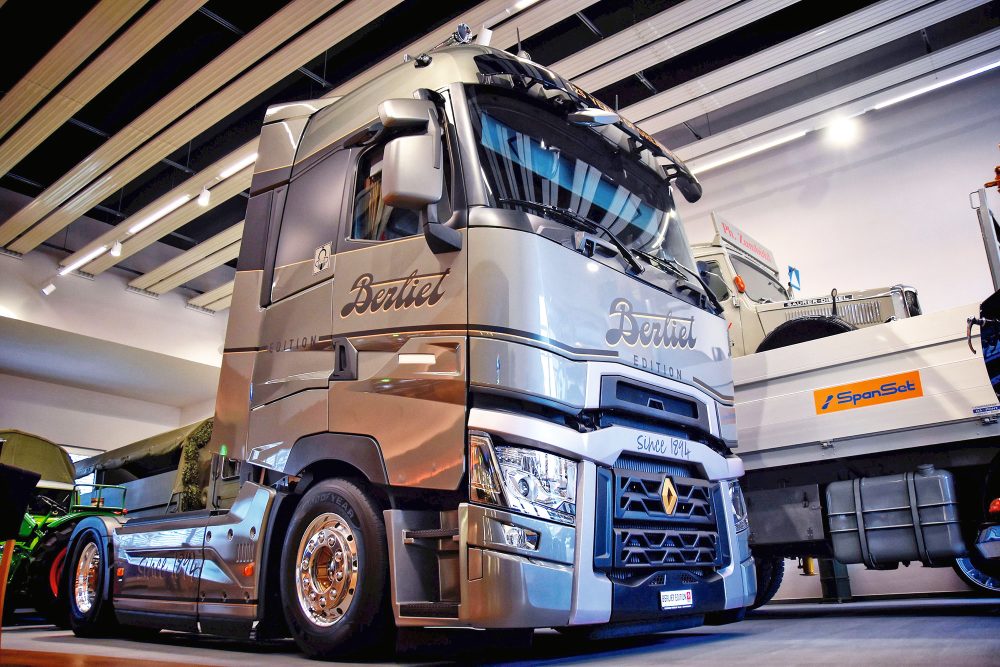 Philipp Zumbühl Renault Trucks T «125 Jahre Berliet» TIR transNews