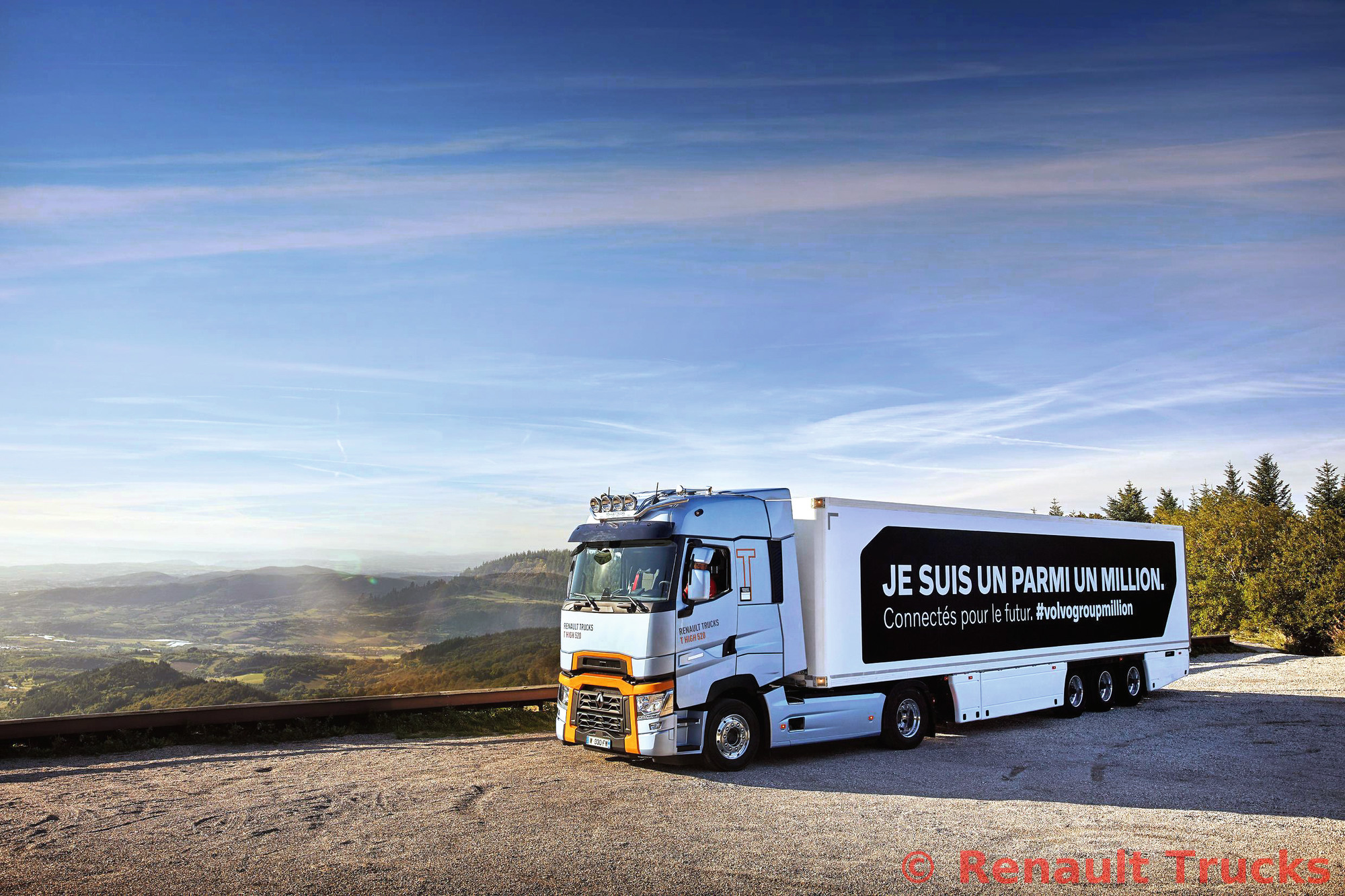 Renault Trucks T und T High TIR transNews