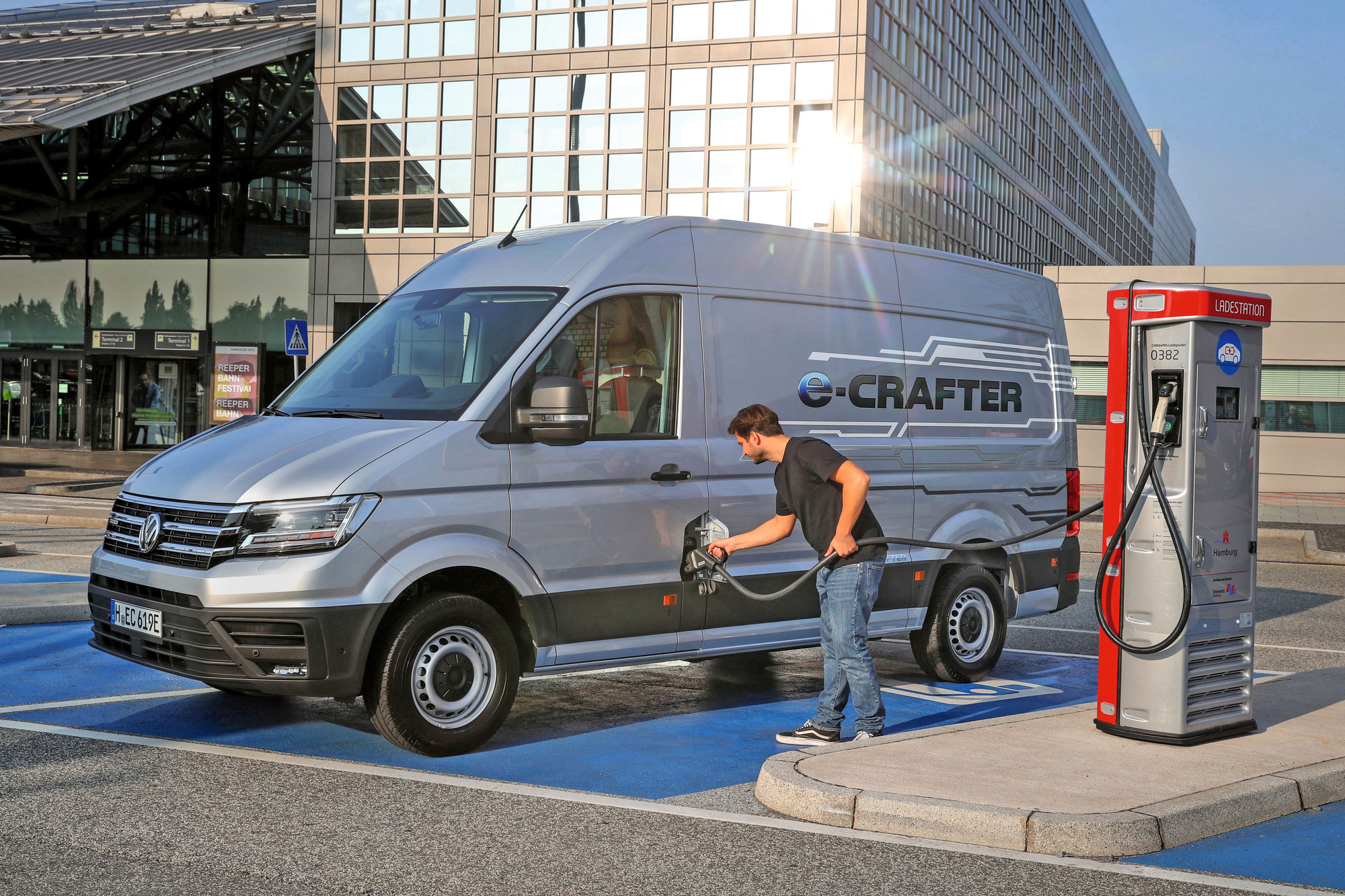 Volkswagen e-Crafter TIR transNews