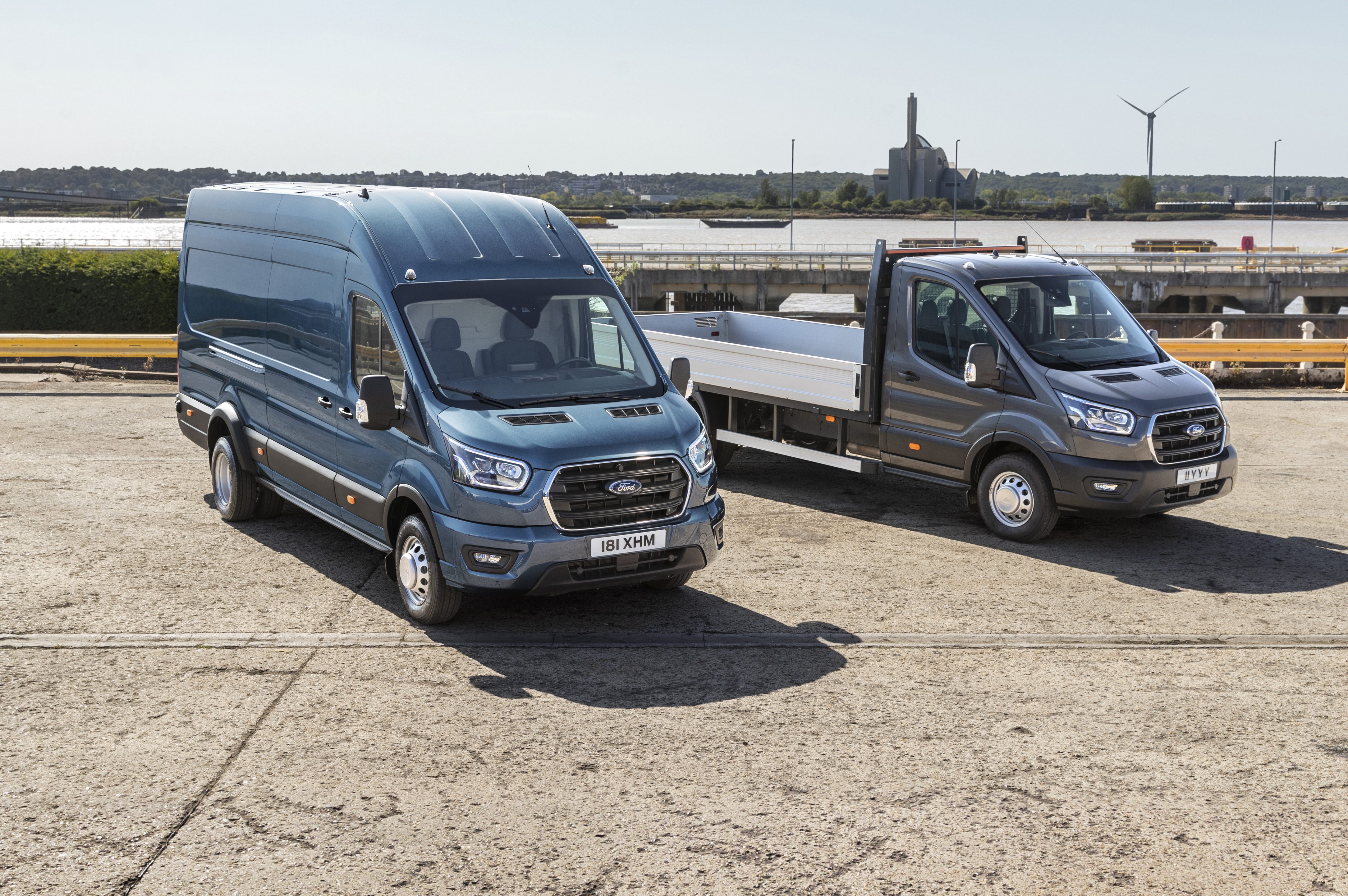 Ford Transit 5-Tonner TIR transNews