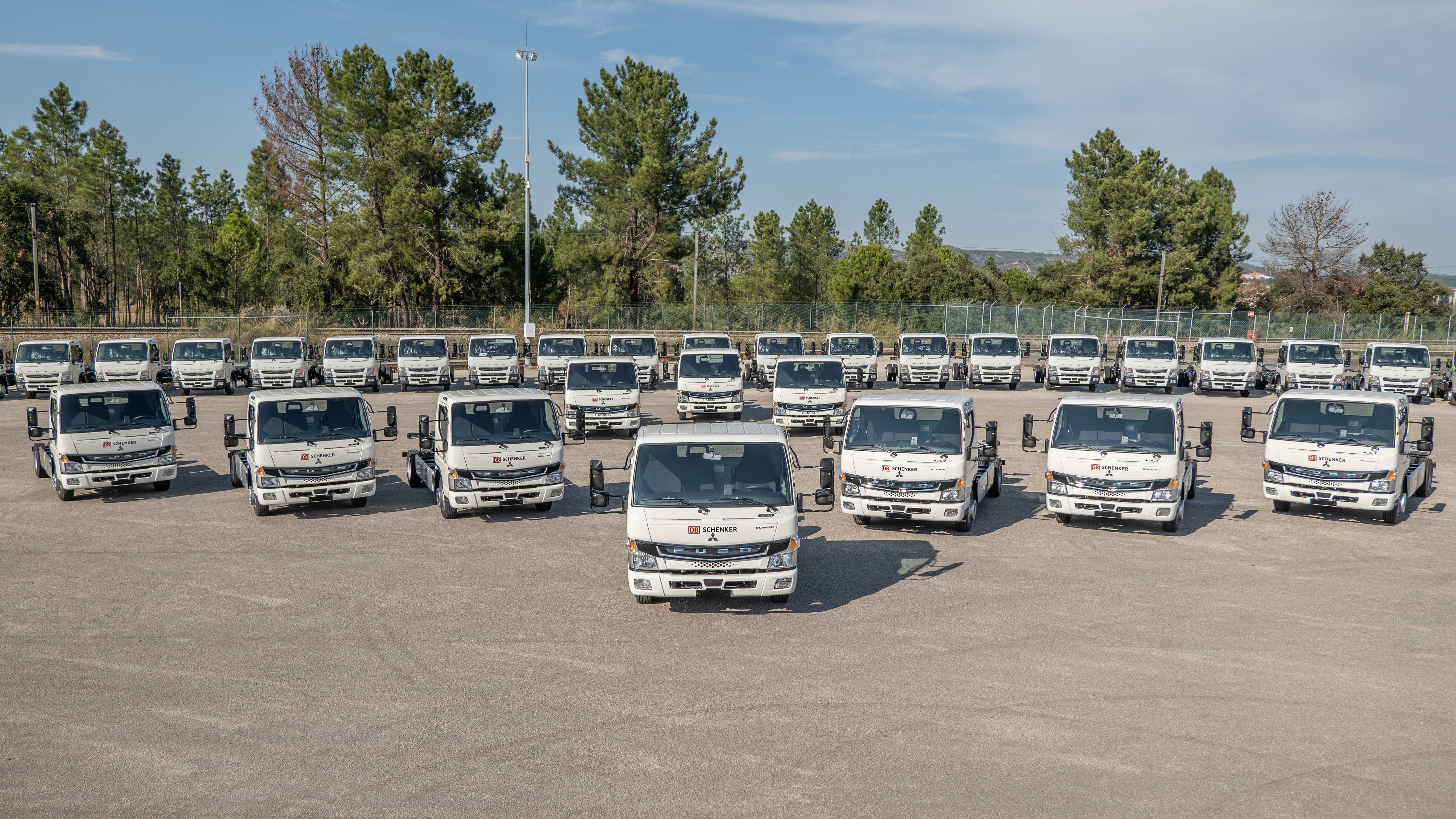 DB Schenker Fuso eCanter TIR transNews