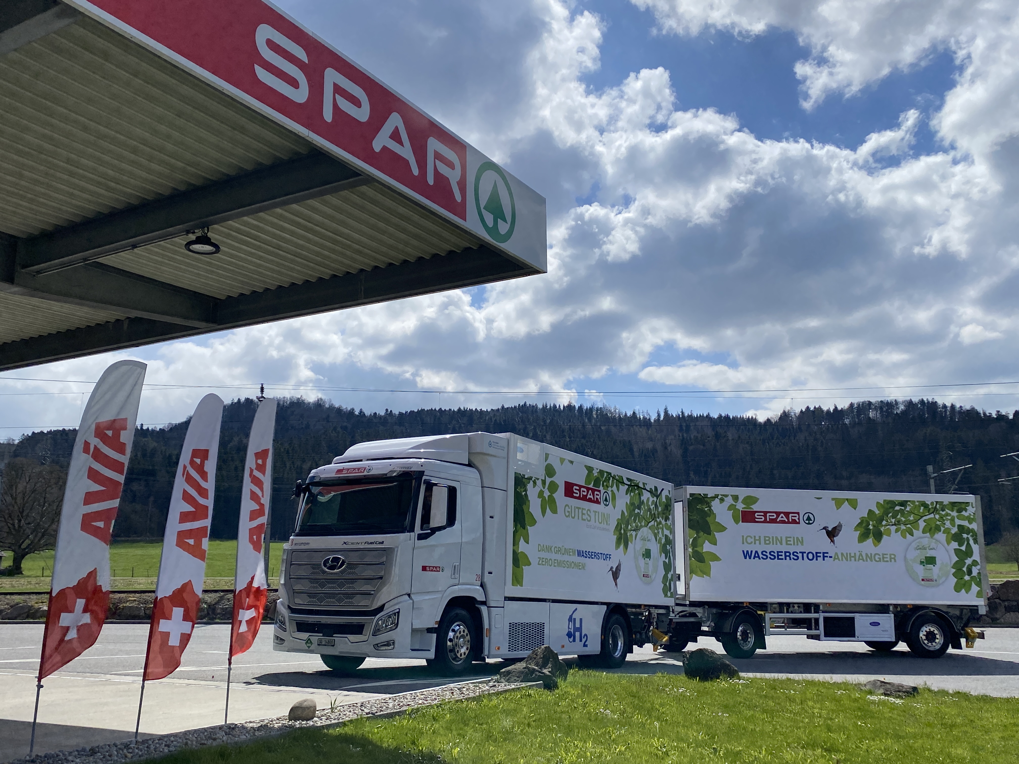 SPAR Wasserstoff-Elektro-LKW Hyundai Xcient Fuel Cell 2021 TIR transnews