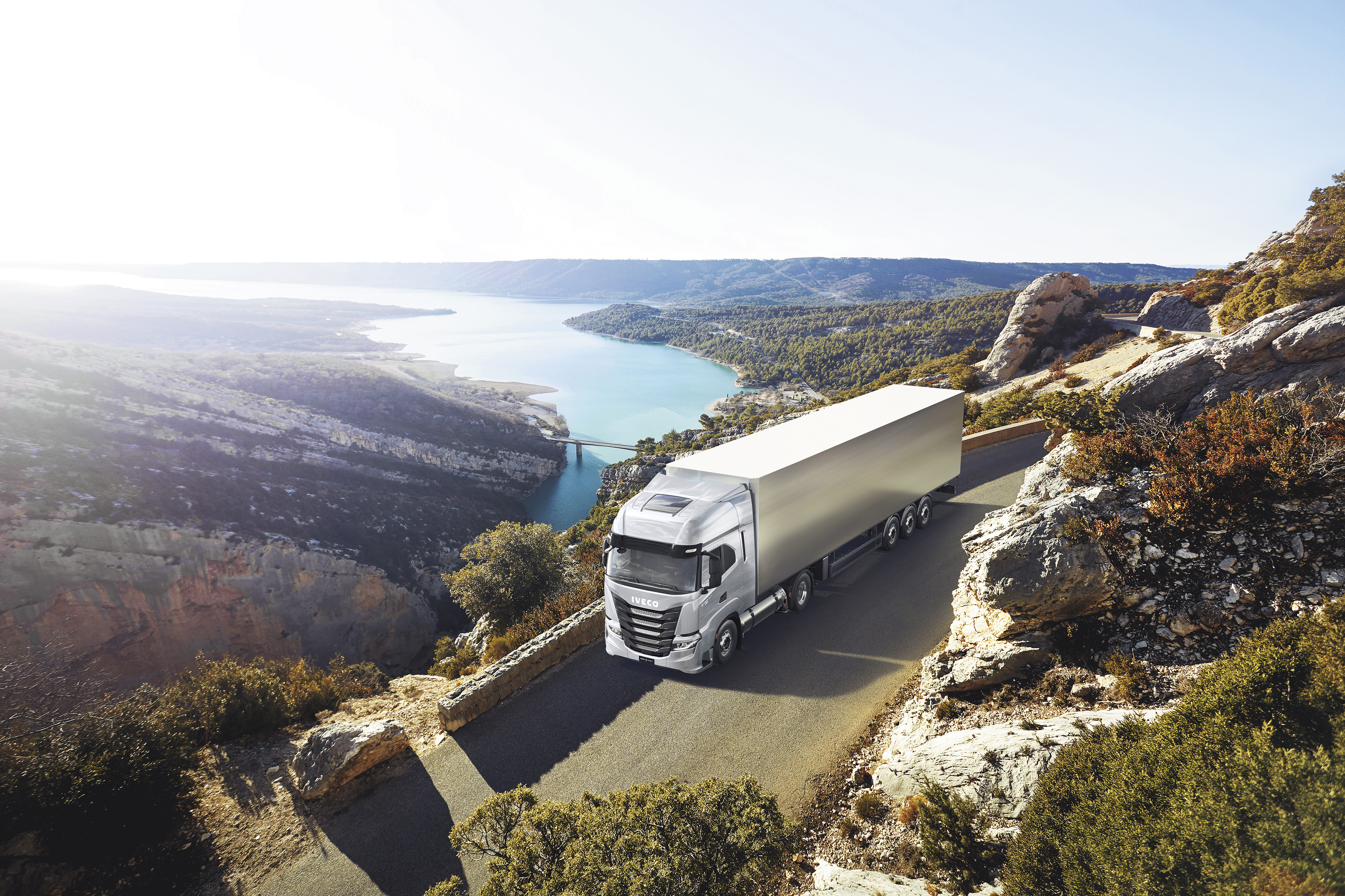 Iveco S-Way LNG Plant the Future TIR transNews