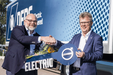 100 FM Electric Volvo Trucks Niklas Andersson Roger Alm TIR transNews