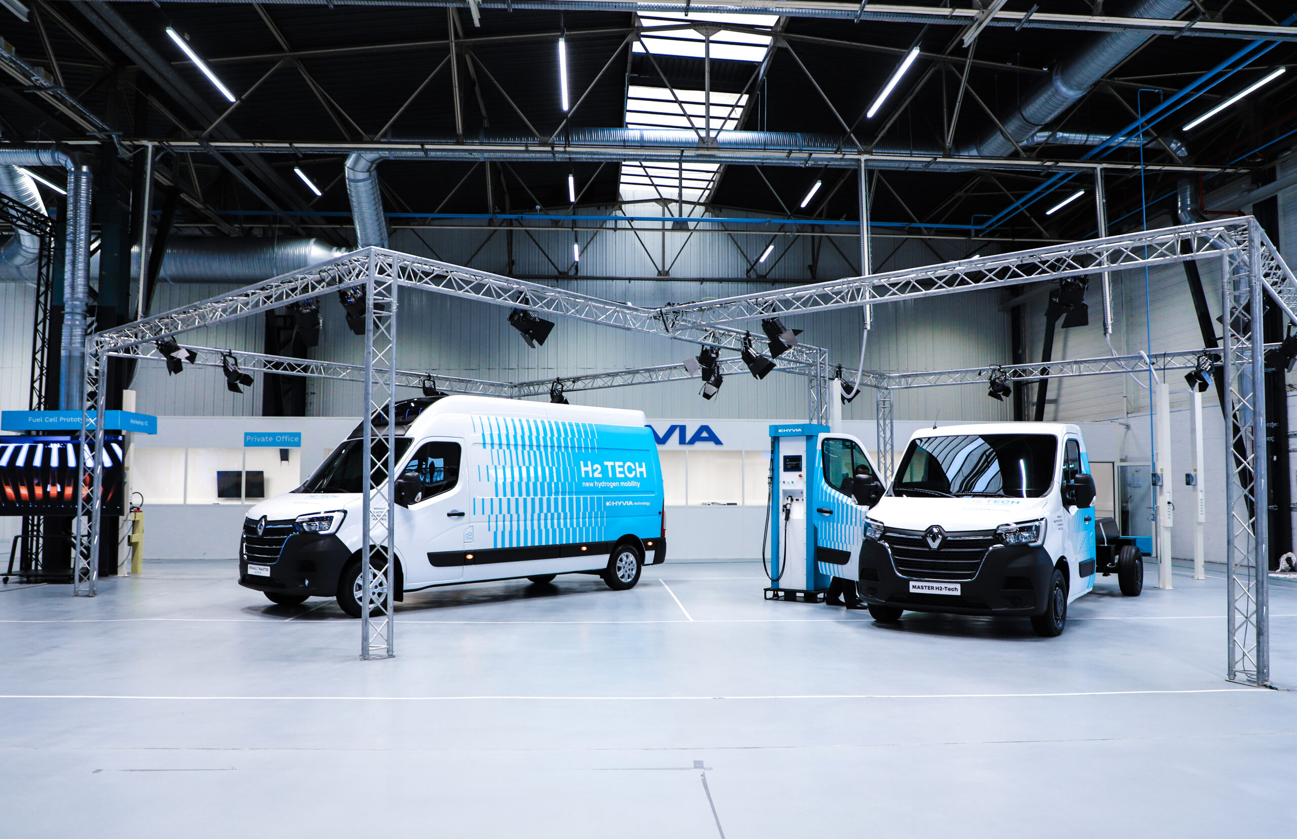 Renault Master H2-Tech Wasserstoff Brennstoffzelle TIR transNews