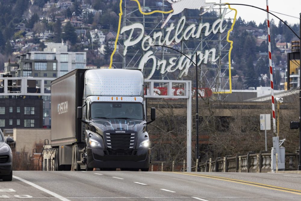 Daimler Trucks North America TIR transNews