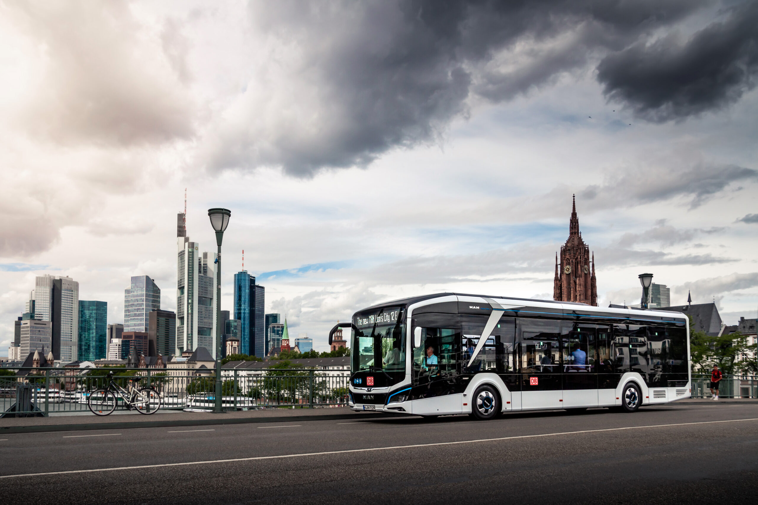 Deutsche Bahn MAN Truck & Bus TIR transNews