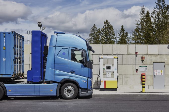 Einsatztests von Volvo Trucks H2-LKW TIR transNews