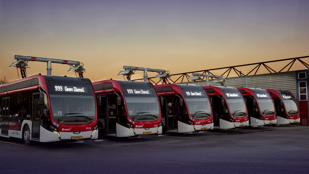 Bei dieser Initiative des Energiekonzerns RWE mit VDL Bus & Coach geht es um die nachhaltige und kreislauforientierte Nutzung von Rohstoffen, in diesem Fall intensiv genutzte Busbatterienkt Anubis VDL EHV laden TIR transNews