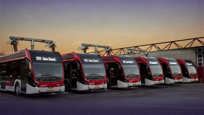 Bei dieser Initiative des Energiekonzerns RWE mit VDL Bus & Coach geht es um die nachhaltige und kreislauforientierte Nutzung von Rohstoffen, in diesem Fall intensiv genutzte Busbatterienkt Anubis VDL EHV laden TIR transNews