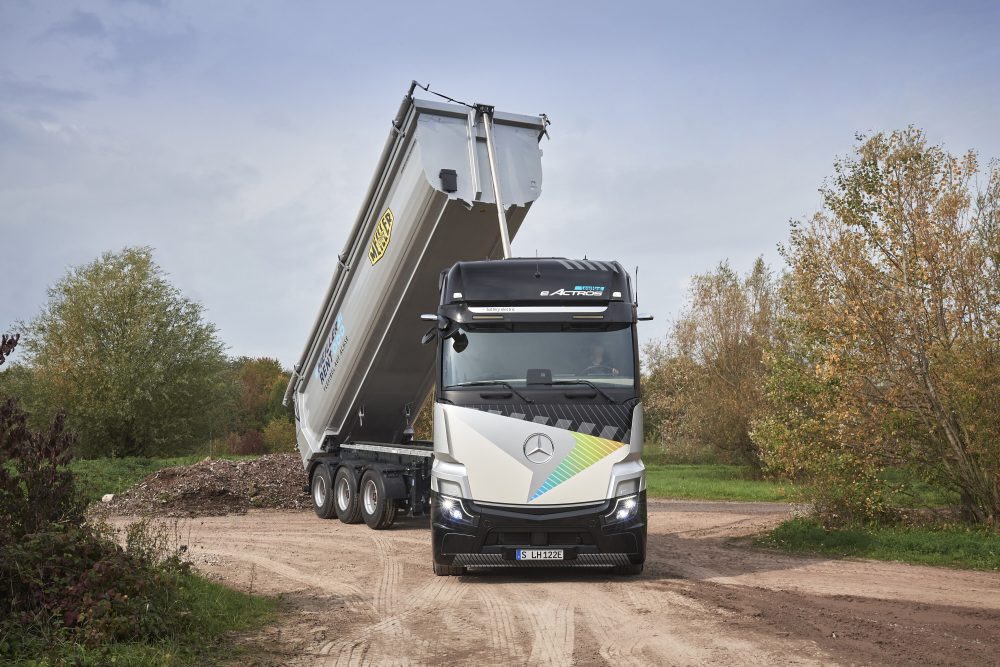 Bausegment goes Elektro Mercedes-Benz Trucks TIR transNews