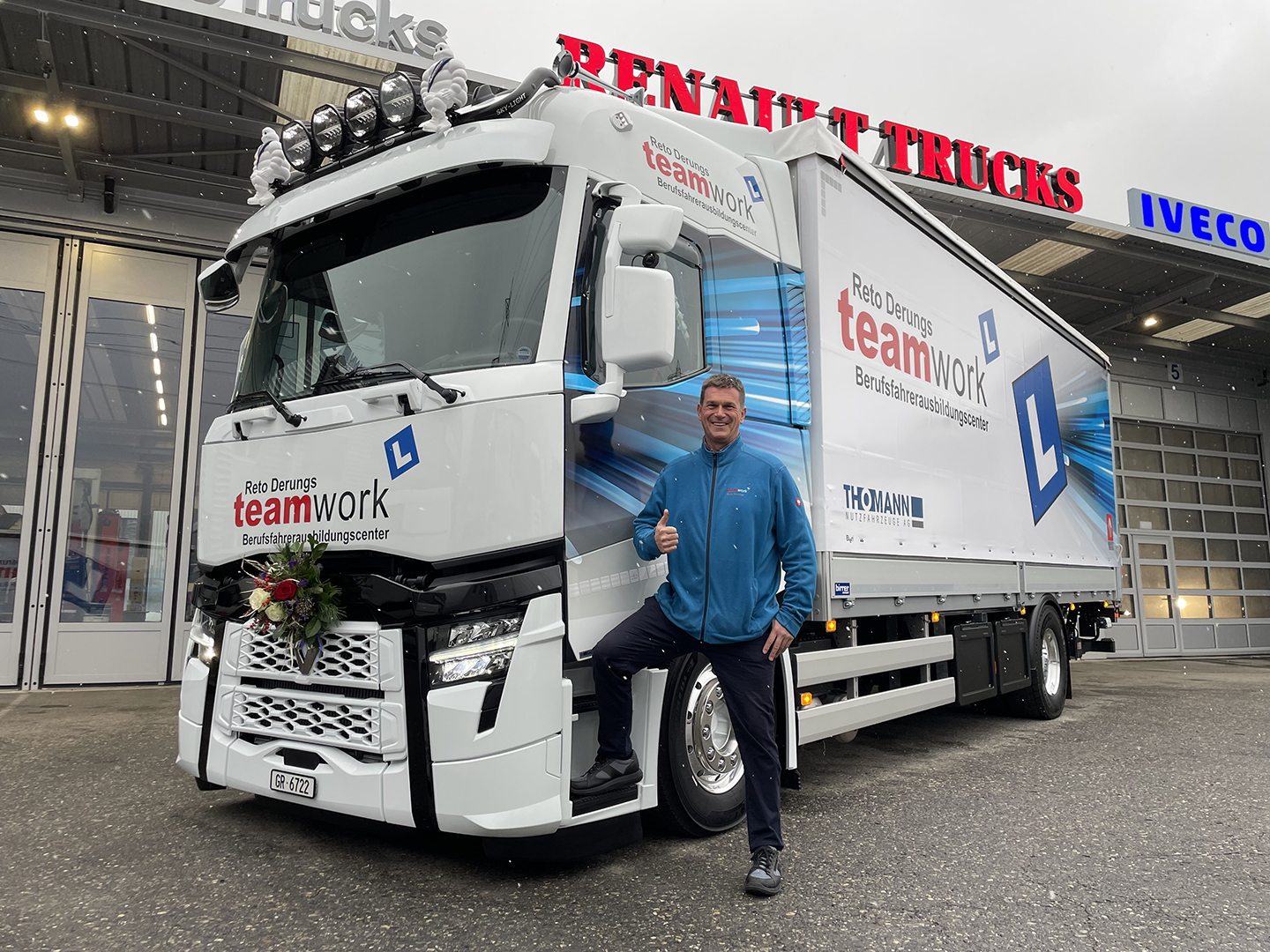 Fahrschule Reto Derungs Renault Trucks TIR transNews