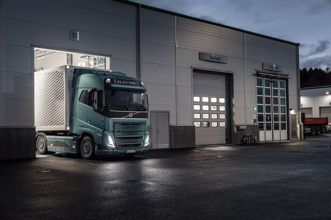 Volvo Trucks Service STandort Region Genf TIR transNews