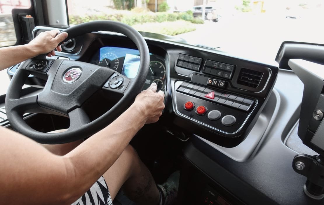 Das Cockpit ist übersichtlich und es kann zwischen drei Versionen gewählt werden. Im Bild: Cockpit City (nach VDV).