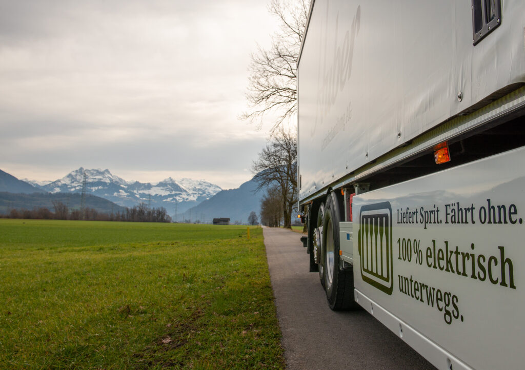 Huber Getränkehandlung AG Renault Trucks E-Tech D Wide TIR transNews