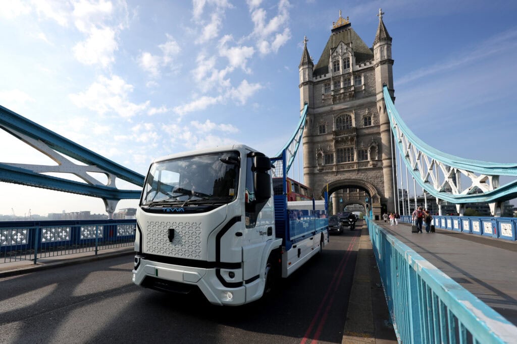 TG Lynes E-LKW von Tevva London TIR transNews