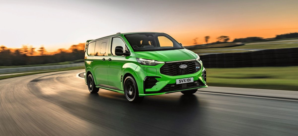 Ford Pro hat spätestens mit dem E-Transit Custom MS-RT die neue Fahrzeugkategorie Sporttransporter erfunden.