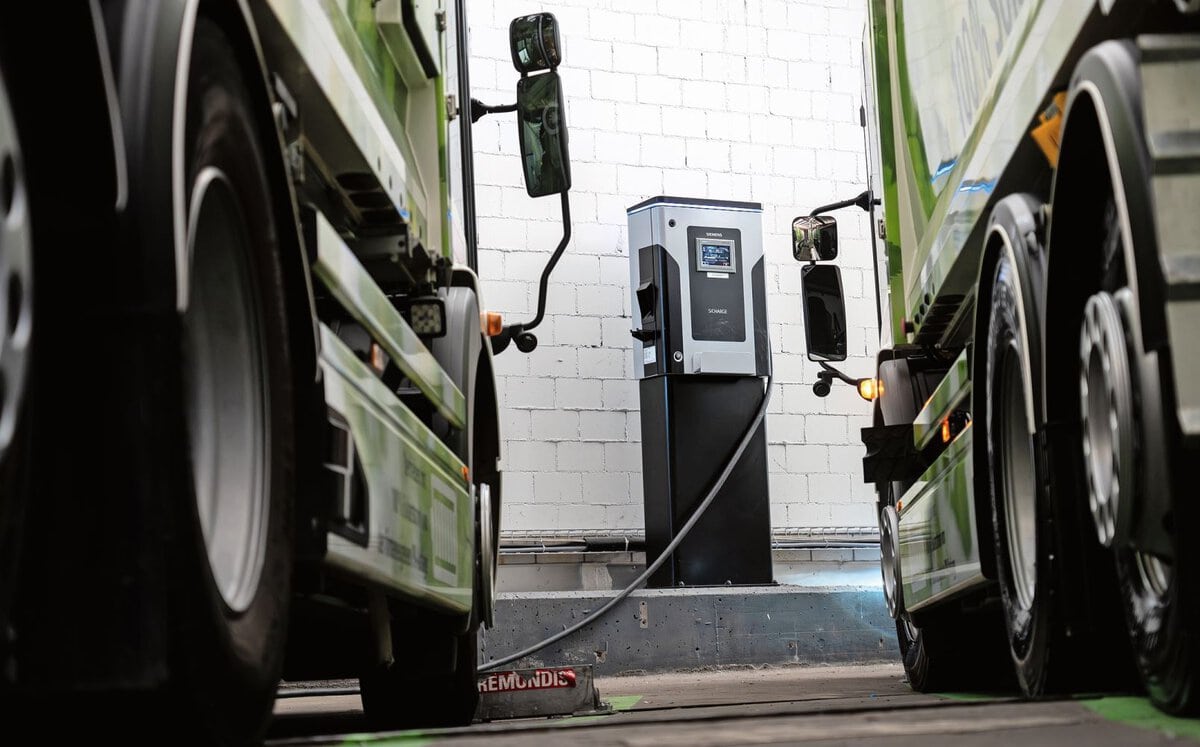 Sequenzielles Laden ermöglicht das Laden mehrerer Fahrzeuge, die an mehrere Ladeschnittstellen (Dispenser) angeschlossen sind, mit nur einem Ladegerät.