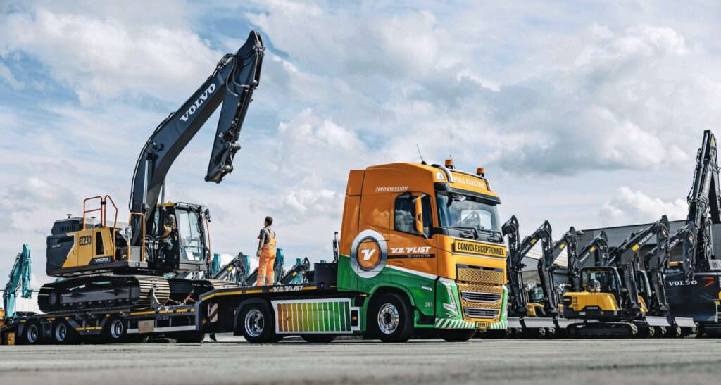 Dank Vorsprung in der Grossserienfertigung schwerer E-LKW ist Volvo Trucks aktuell E-Marktführer. Die E-Flotte von Volvo hat inzwischen über 80 Mio. Kilometer zurückgelegt.