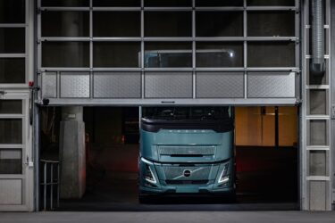 Volvo Trucks FH Electric 600 Kilometer TIR transNews