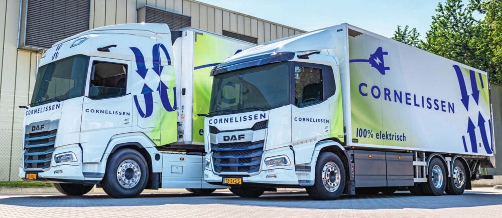 Cornelissen Transport in Nijmegen nutzt DAF XD (vorn) und XF Electric für die Belieferung von Supermärkten. Nach diesen Kundenerprobungen startet DAF in die Serienfertigung seiner E-Trucks.