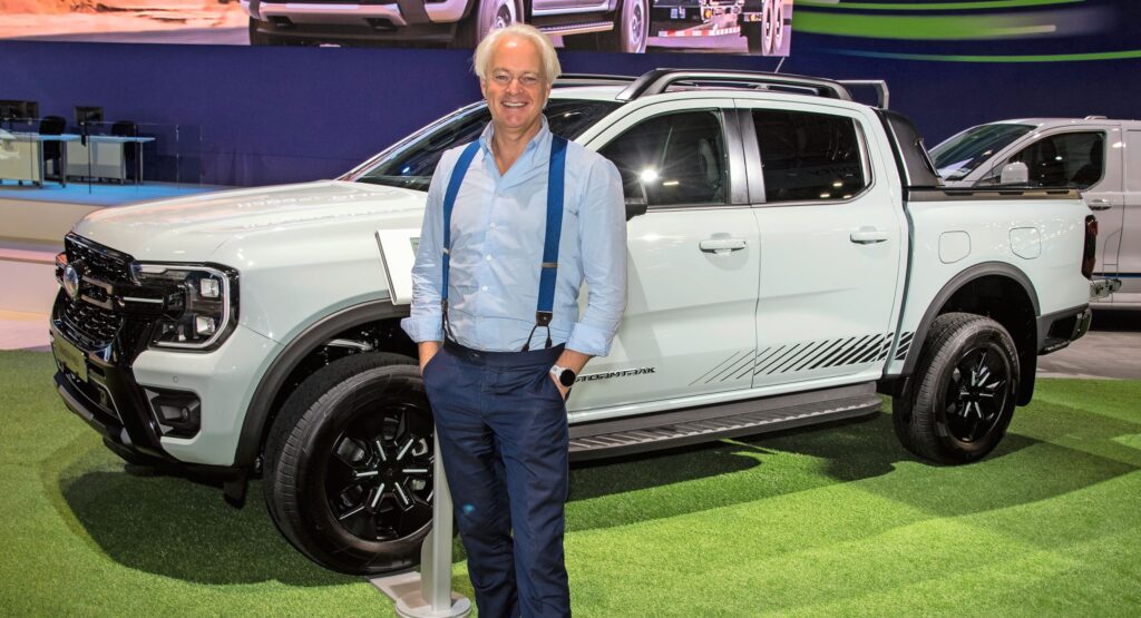 Hans Schep, Geschäftsführer von Ford Pro Europa: «Der komplett neue Ranger PHEV kombiniert die Vorteile der Elektrifizierung nahtlos mit der robusten Performance, die unserem Pick-up-Bestseller in Europa eine loyale Fangemeinde gesichert hat.»