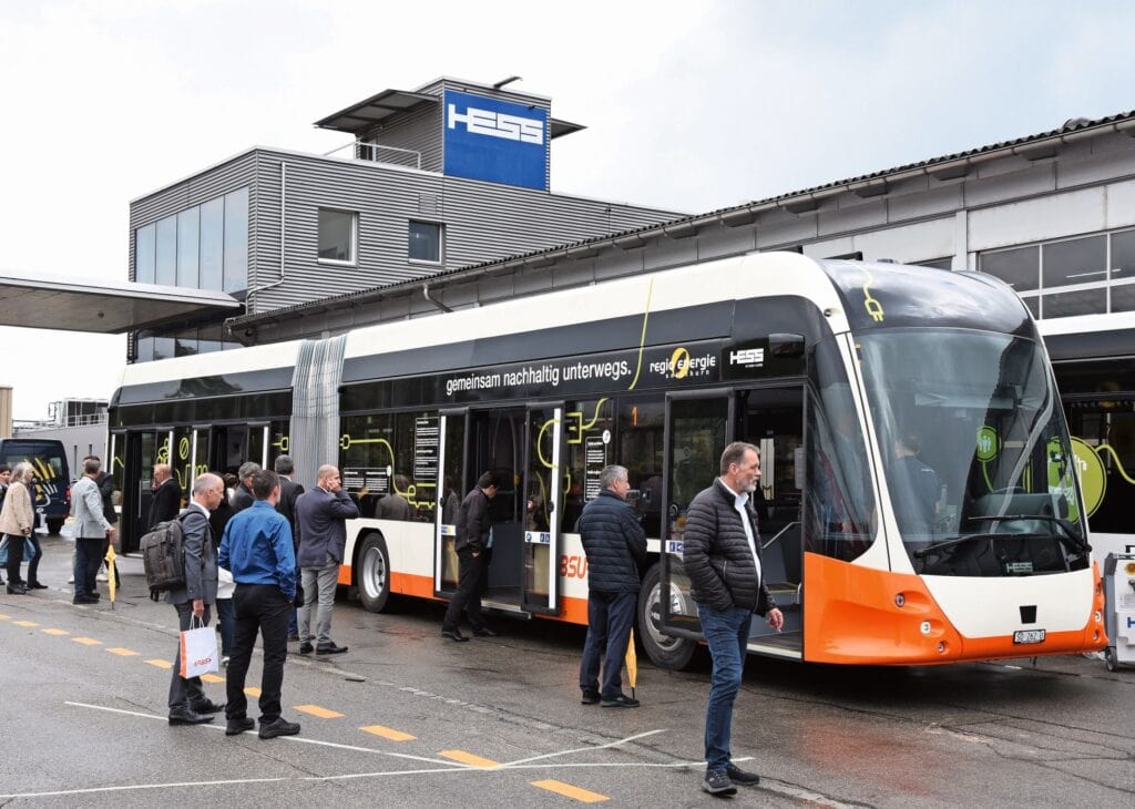 In diesem batterieelektrischen 18-m- Gelenkbus für die BSU bringt Hess zahlreiche Thermo-relevante Innovationen zur Anwendung.