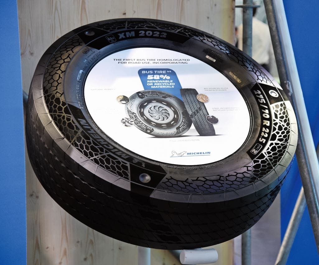 Nachhaltige Lösungen bei Reifen – dieser Busreifen von Michelin besteht bis zu 58 Prozent aus rezykliertem Material.