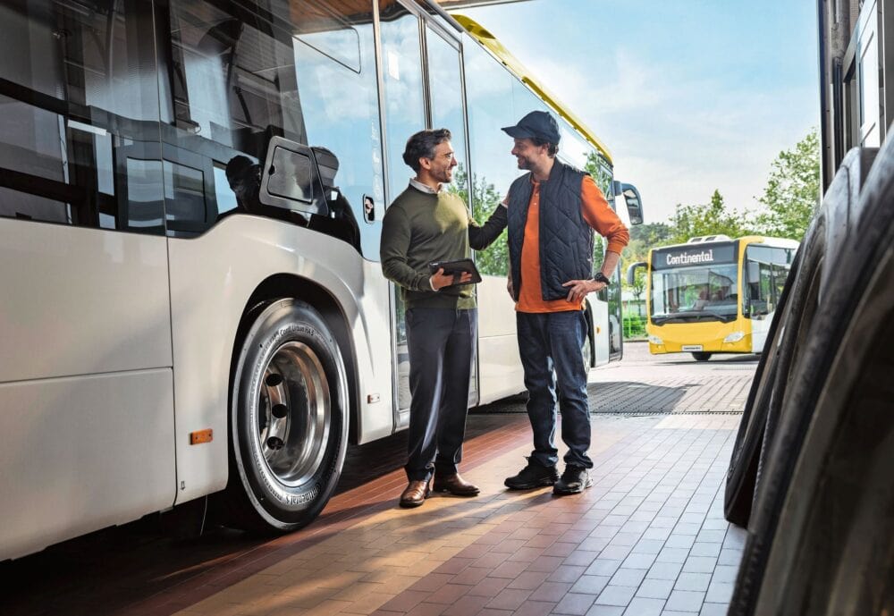 Seinen neuen Busreifen Conti Urban NXT bezeichnet Continental als seinen bislang nachhaltigsten Nutzfahrzeugreifen. Er wird 2025 erhältlich sein.